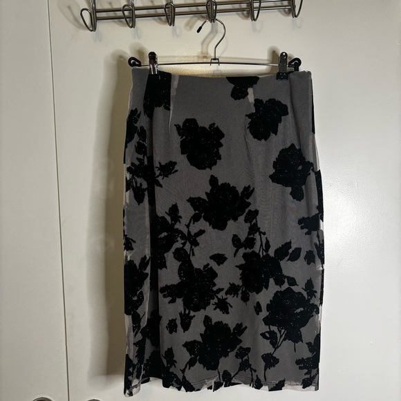 VENUS Black and White Sheer Skirt Size 10 - Picture 1 of 15